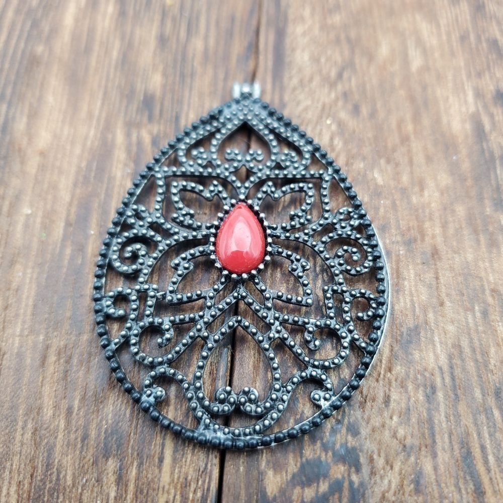 Crimson peak Victorian Gothic necklace‎ pendant